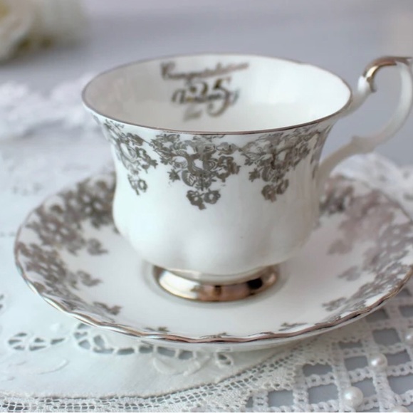 Royal Albert “Congratulations 25 Anniversary”Tea Cup and Saucer Set England 🆕 - Picture 11 of 14